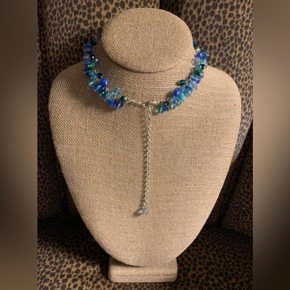 #J940 - Fun!!! Cha-cha Style Bead Necklace in Blue, Green, Aqua, Silver - Picture 3 of 5